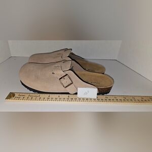 Mens Size 9/43 Birkenstock Clogs - Please refer to measurements